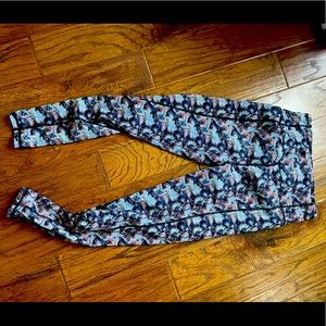 Victoria’s Secret leggings size Medium